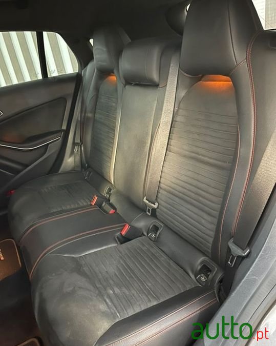 2016' Mercedes-Benz Cla-180 photo #4