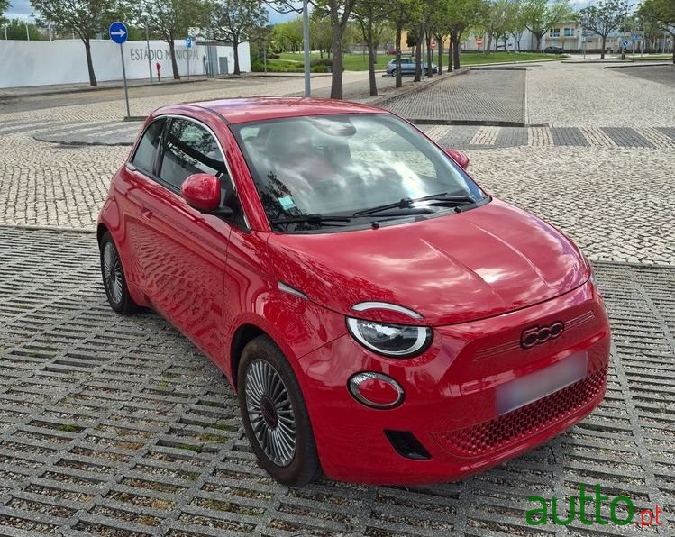 2023' Fiat 500e Red photo #1