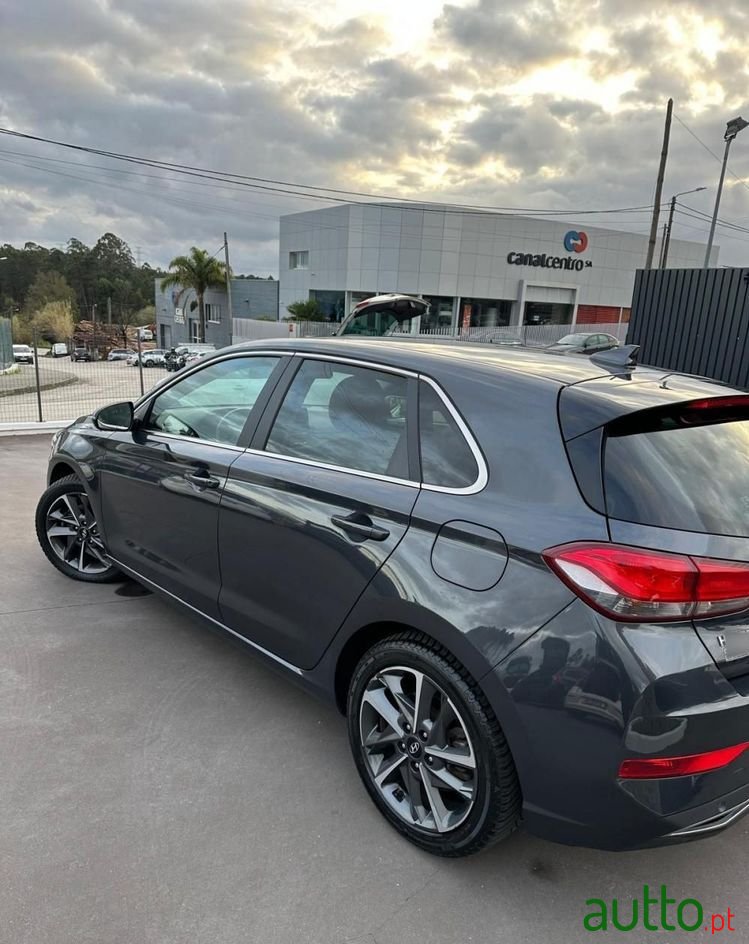 2021' Hyundai i30 photo #4