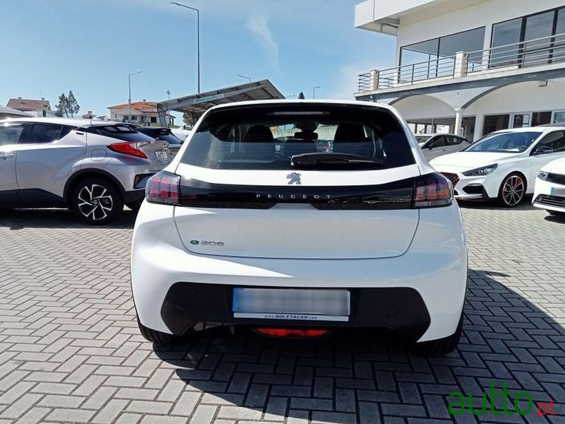 2022' Peugeot e-208 photo #6