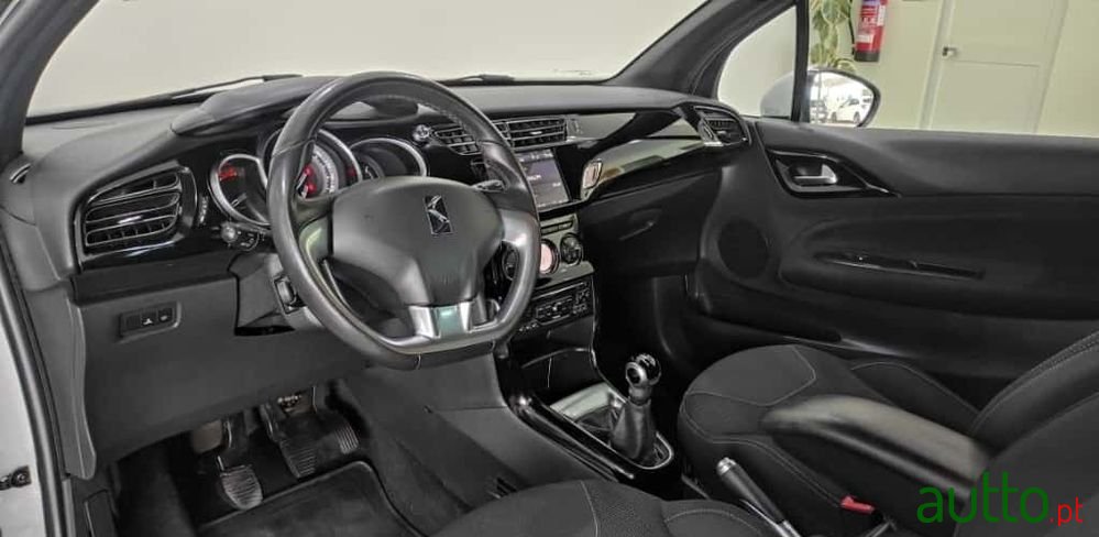 2013' Citroen DS3 photo #5
