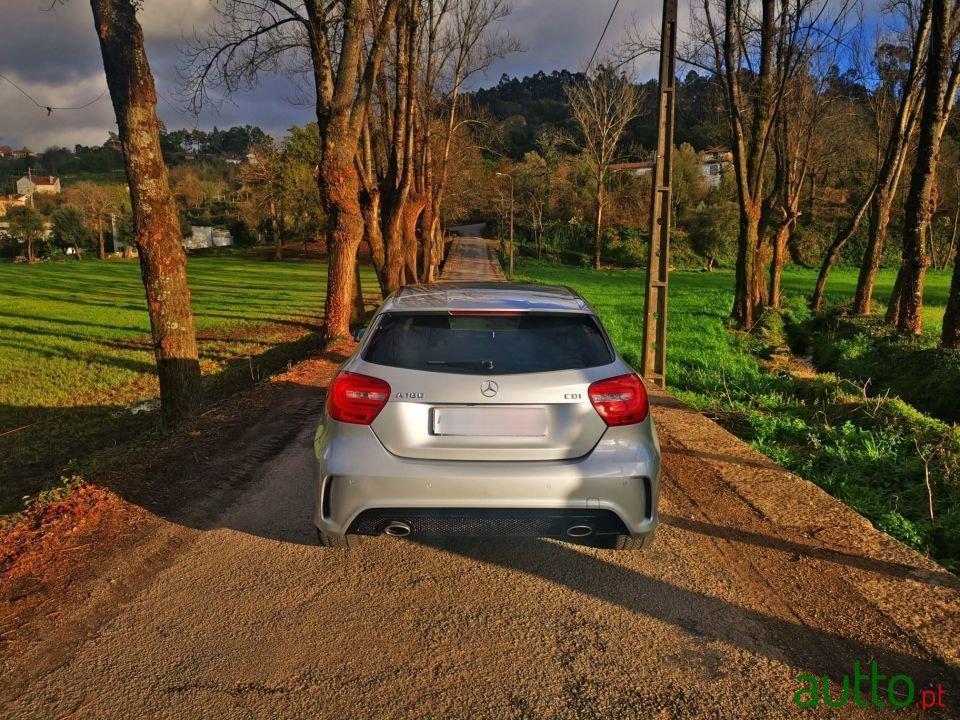 2015' Mercedes-Benz A-180 photo #3