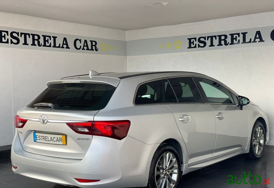 2016' Toyota Avensis photo #4