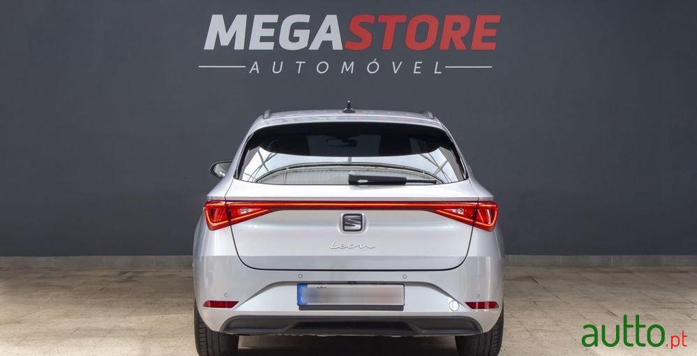 2022' SEAT Leon St 1.0 Tsi Style photo #5