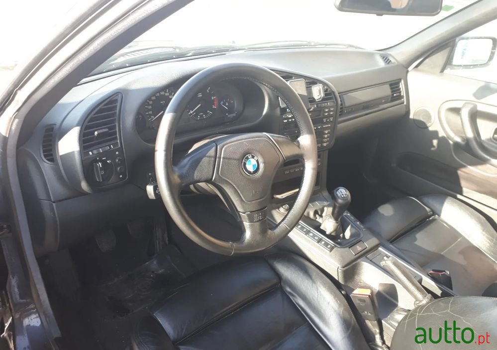 1996' BMW 318 photo #3