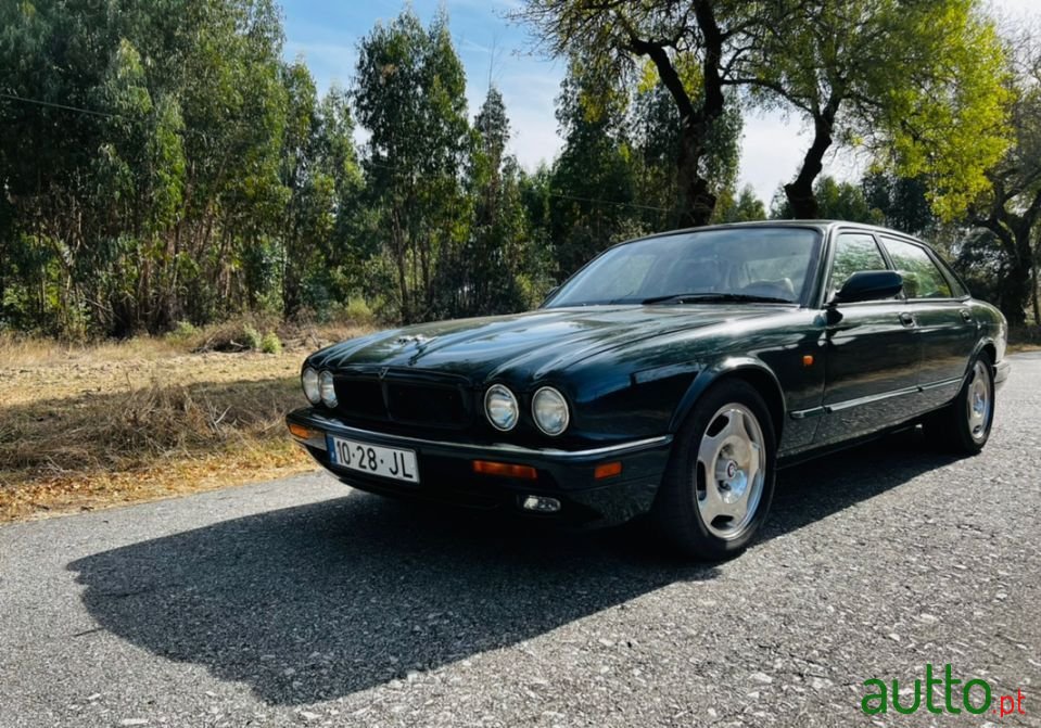 1997' Jaguar XJR photo #3