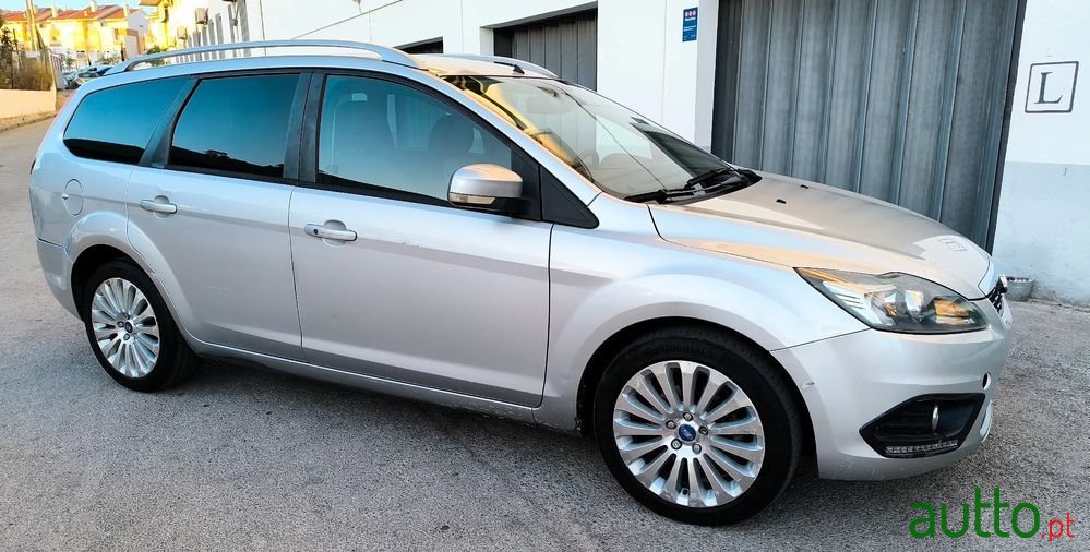 2011' Ford Focus Sw photo #1