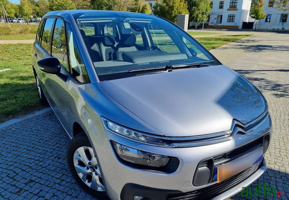 2022' Citroen C4 SpaceTourer photo #1