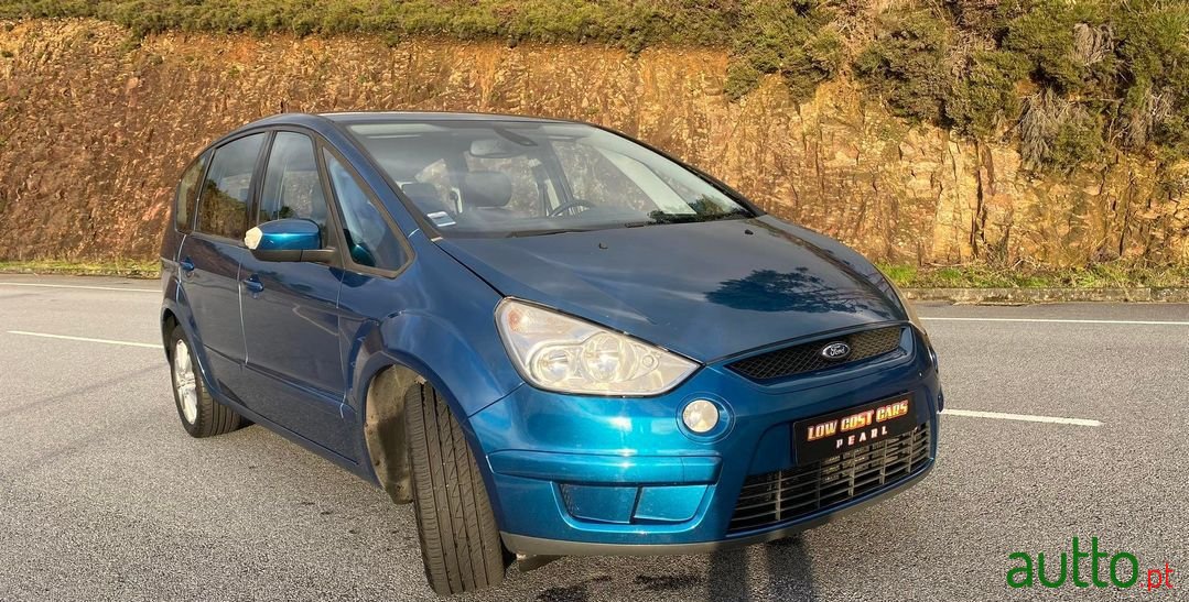 2008' Ford S-Max photo #2
