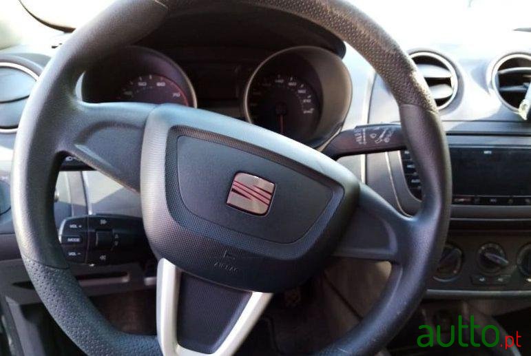 2011' SEAT Ibiza photo #1