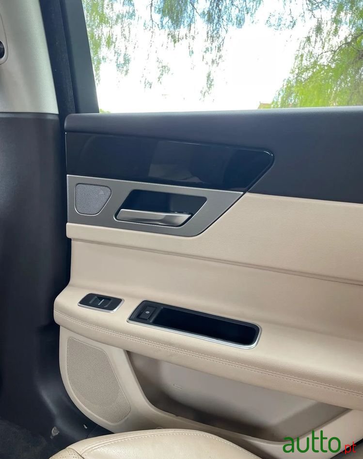 2016' Jaguar XF 2.0 D Prestige Aut. photo #2