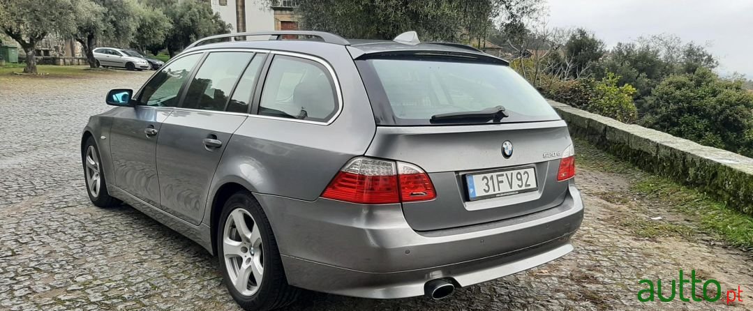 2008' BMW 520 photo #4