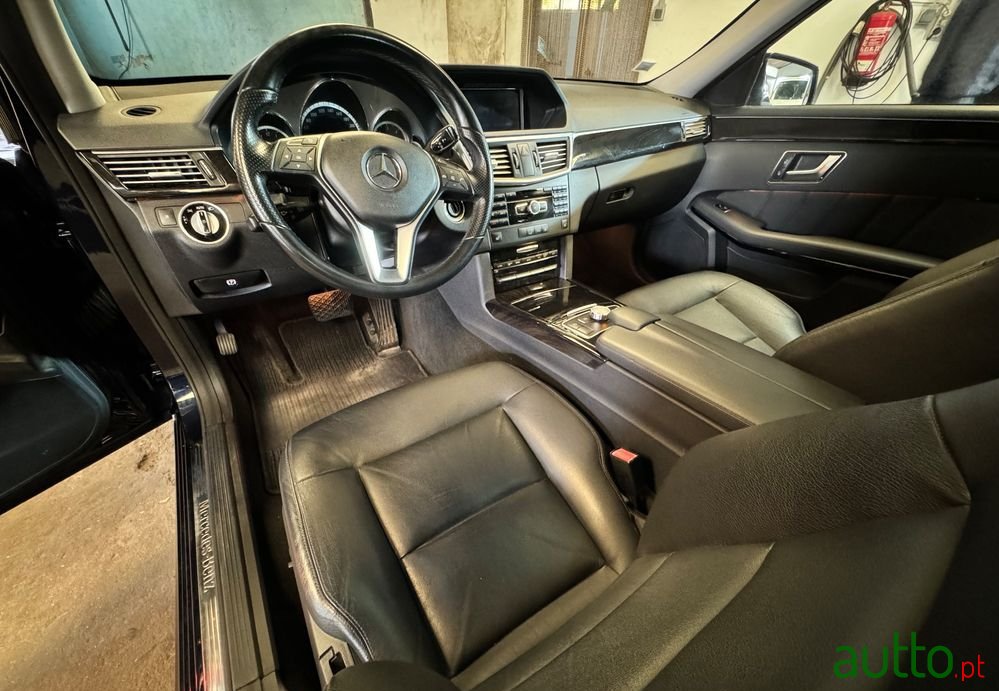 2013' Mercedes-Benz E 300 photo #6