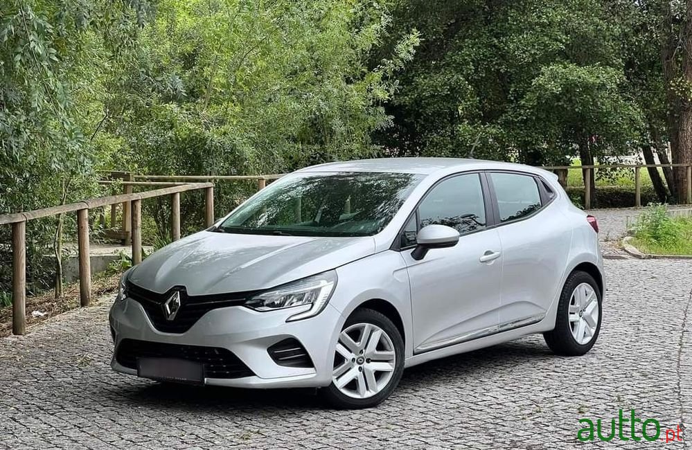 2019' Renault Clio photo #1