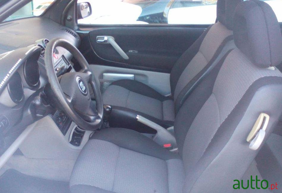 2001' SEAT Arosa photo #2