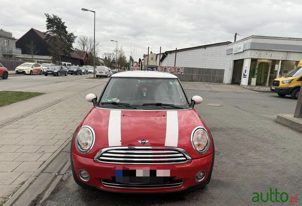 2009' MINI Cooper 3 Portas photo #2