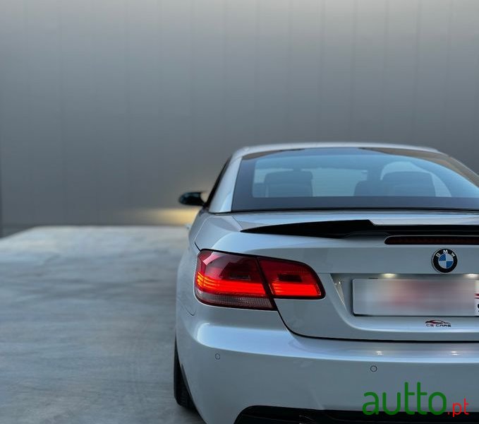 2008' BMW 320 D Cabrio photo #5