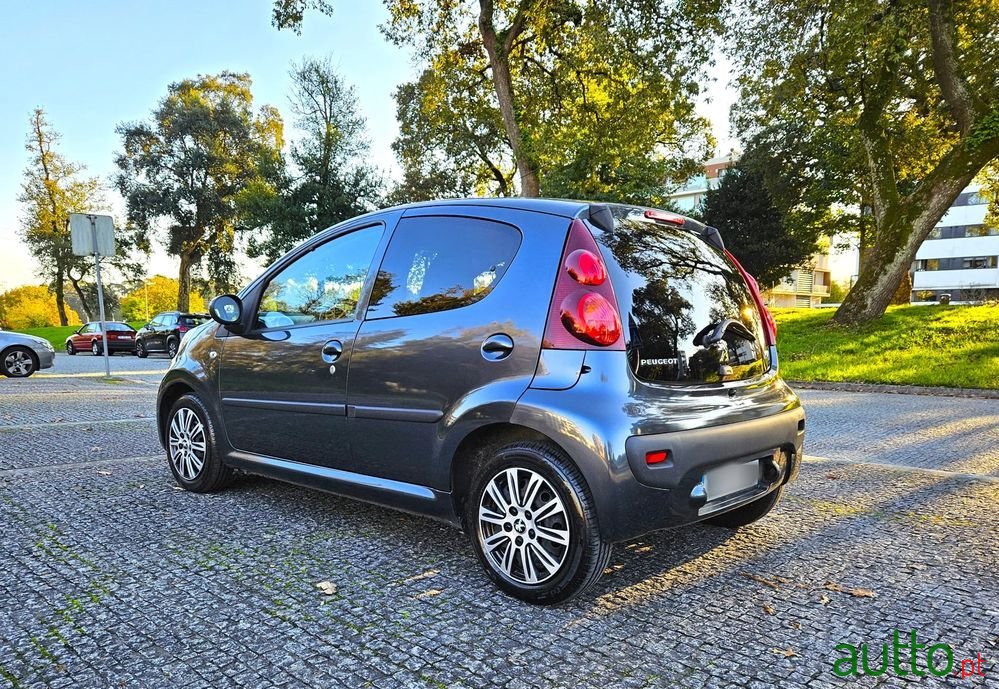 2013' Peugeot 107 photo #5