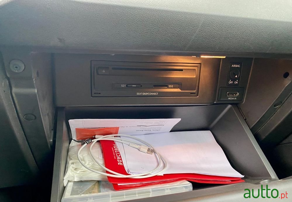 2014' SEAT Leon St photo #5