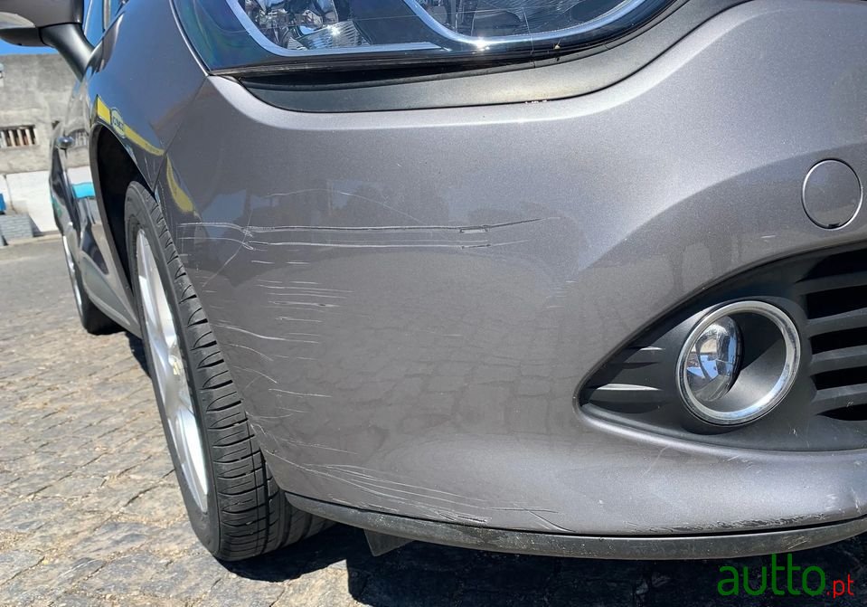 2016' Renault Clio Sport Tourer photo #4