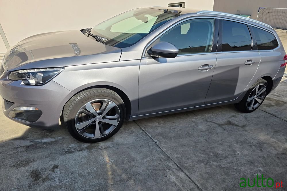 2015' Peugeot 308 Sw photo #1