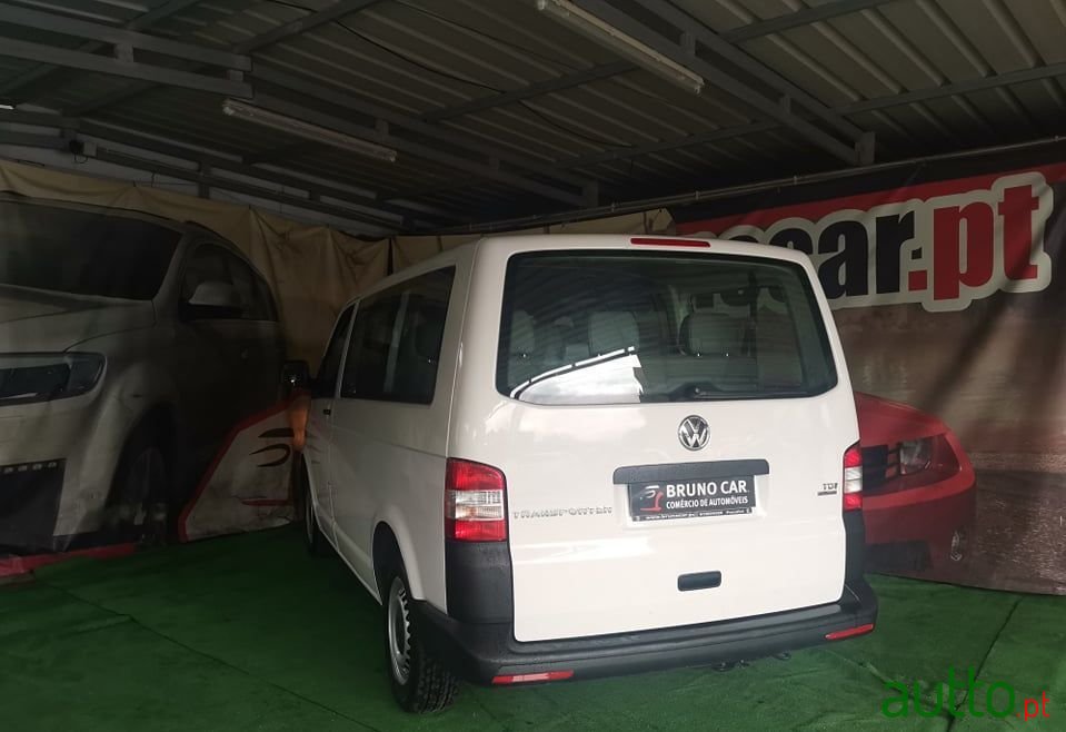 2013' Volkswagen Transporter photo #5