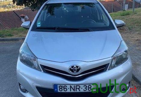 2013' Toyota Yaris photo #2