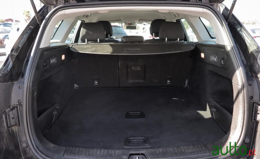 2017' Renault Talisman Sport Tourer photo #4