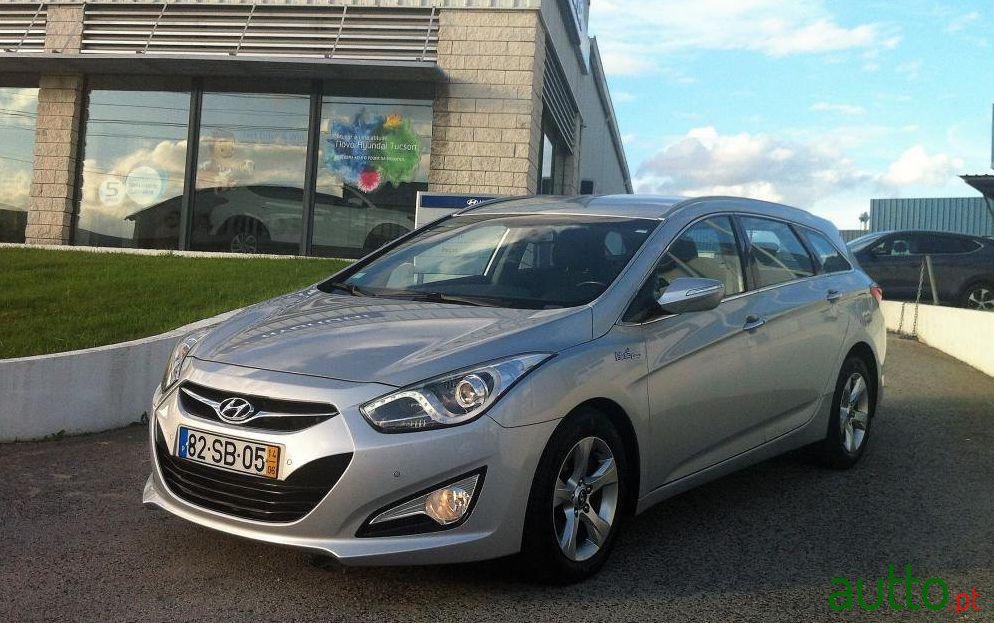 2014' Hyundai i40 SW 1.7 CRDi Blue Comfort photo #3