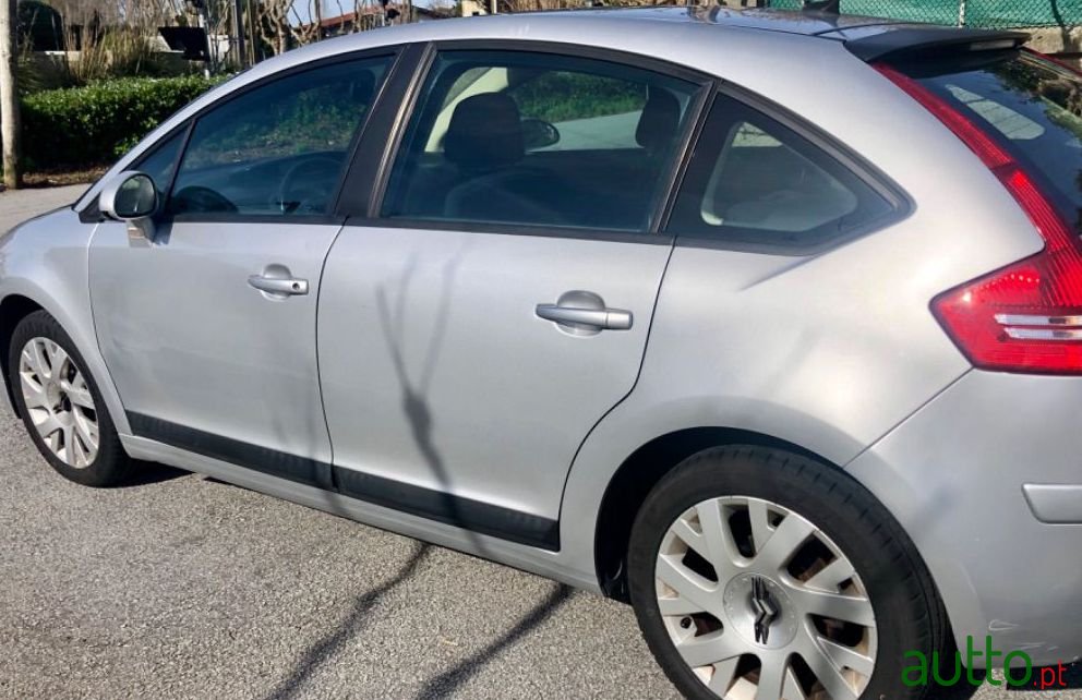 2009' Citroen C4 photo #3