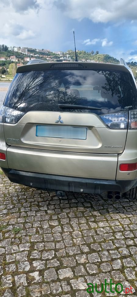 2008' Mitsubishi Outlander photo #6