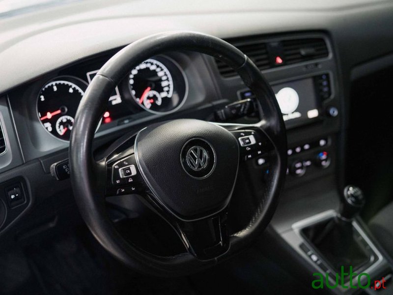 2016' Volkswagen Golf photo #2