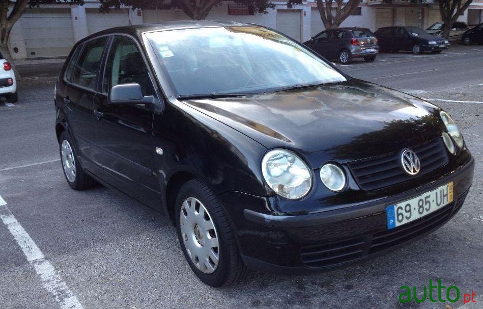 2002' Volkswagen Polo photo #2