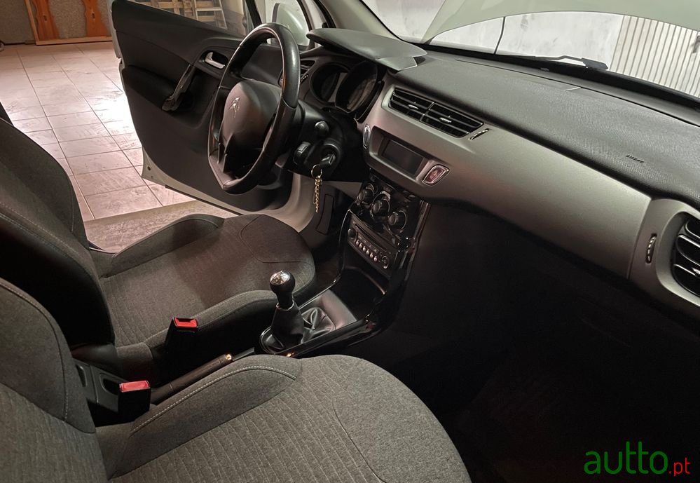 2015' Citroen C3 1.2 Puretech Collection photo #5