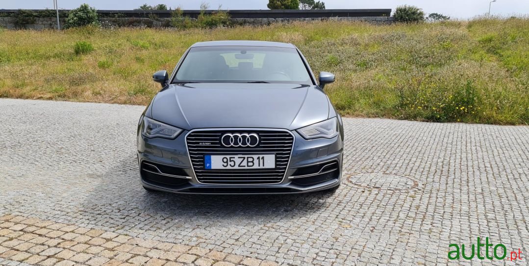 2015' Audi A3 Sportback photo #2