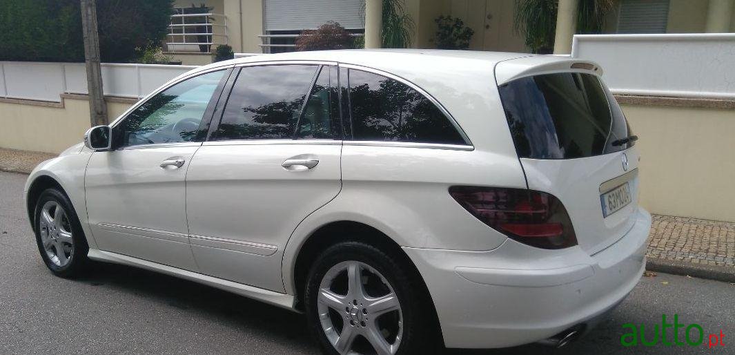 2006' Mercedes-Benz R 320 photo #1