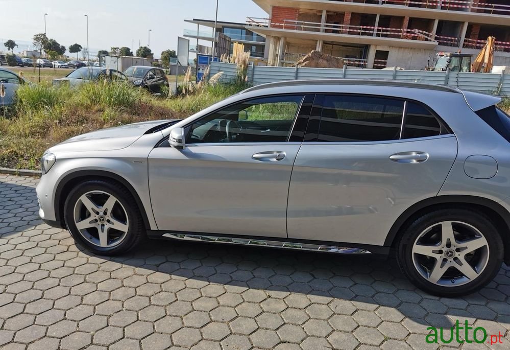 2020' Mercedes-Benz GLA 220 photo #2