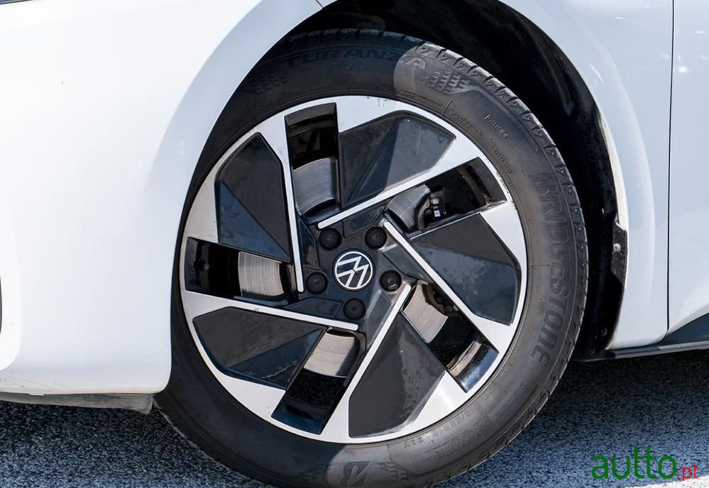 2021' Volkswagen ID.3 Pro Family photo #3