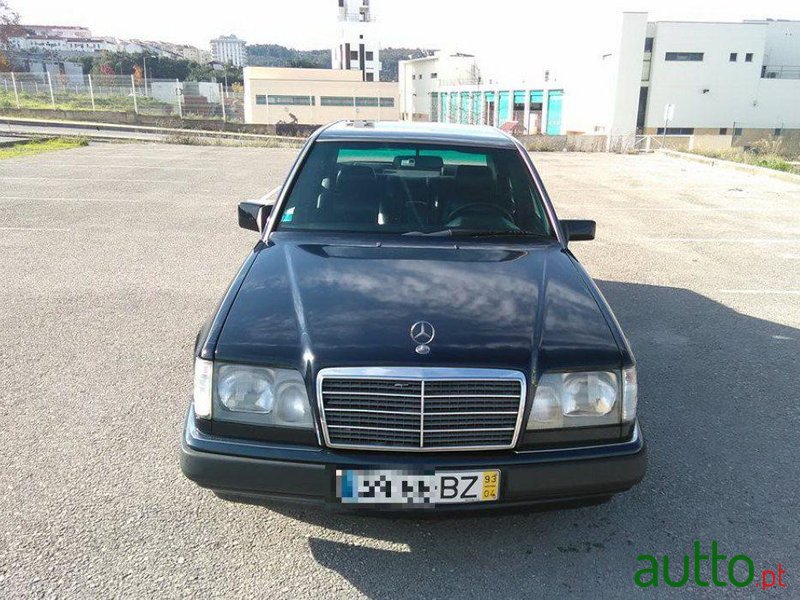 1993' Mercedes-Benz E 250 photo #2