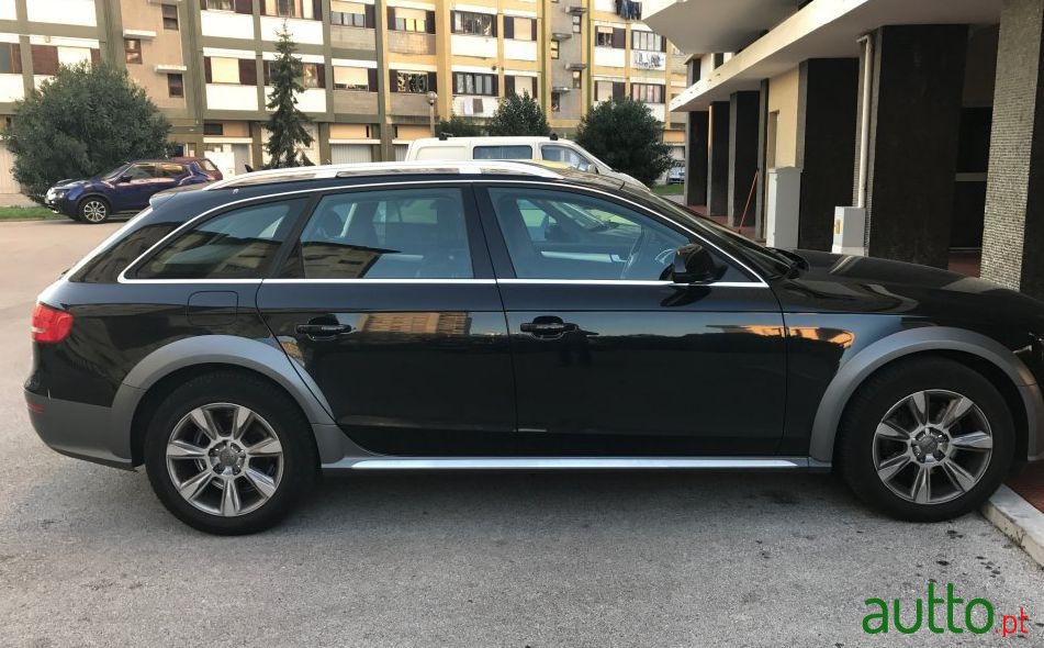 2010' Audi A4 2.0 Tdi Quattro photo #2