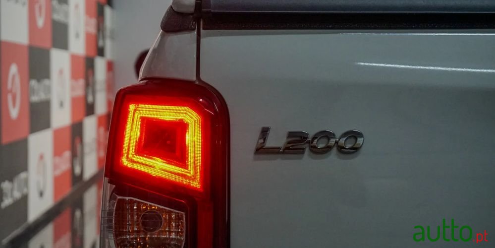 2022' Mitsubishi L200 2.3 Di-D Cd Invite 4Wd photo #6