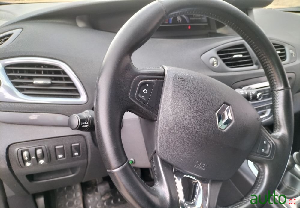 2016' Renault Grand Scenic photo #3