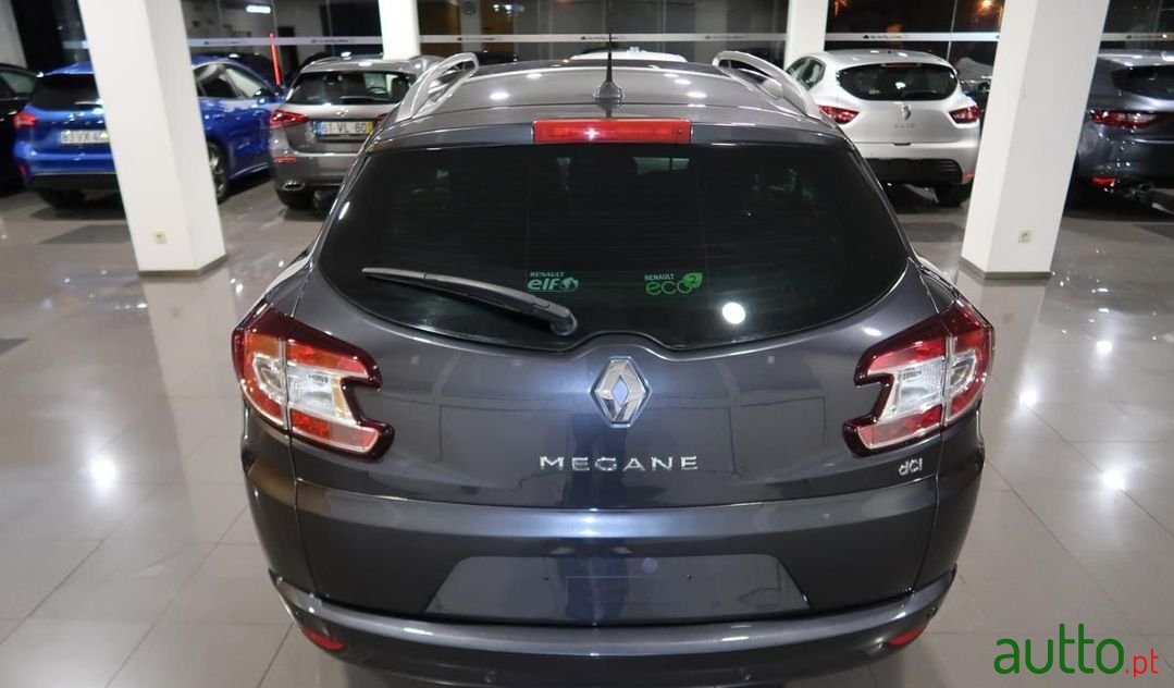 2014' Renault Megane Sport Tourer photo #5