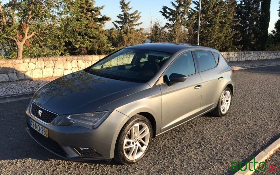 2013' SEAT Leon photo #1