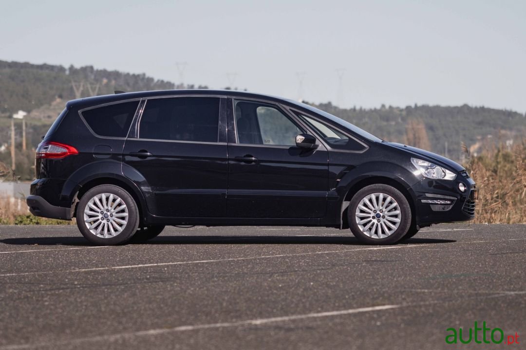 2014' Ford S-Max photo #3