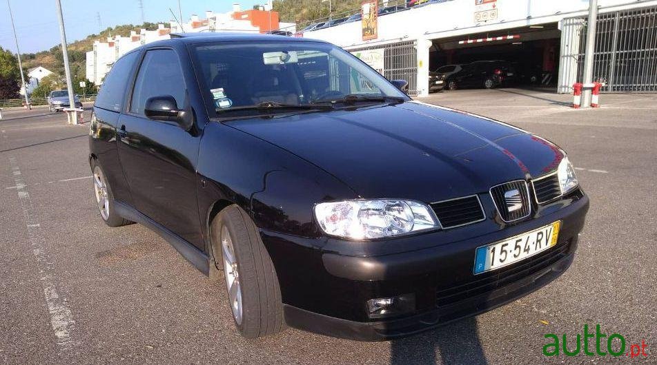 2001' SEAT Ibiza photo #2