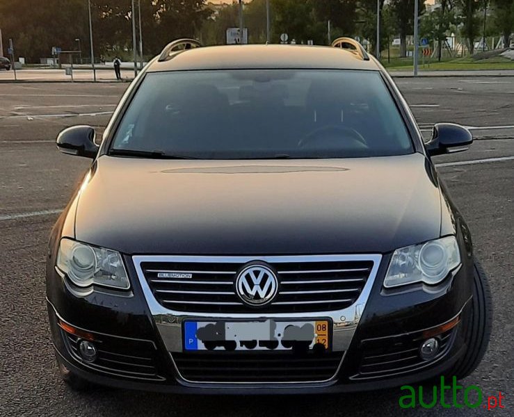 2008' Volkswagen Passat photo #1