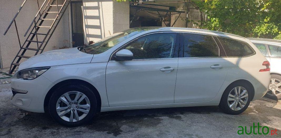 2014' Peugeot 308 Sw photo #2