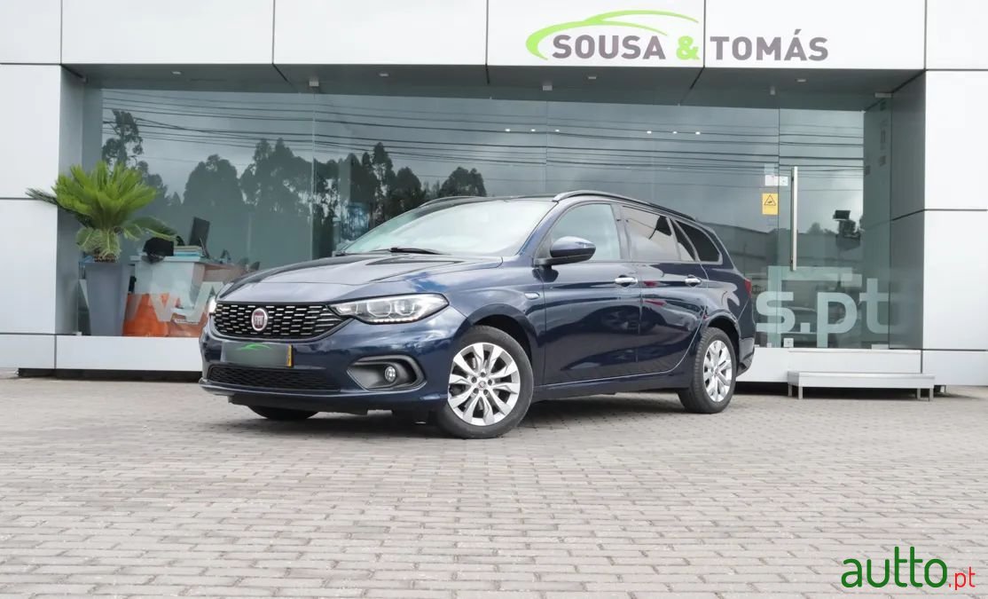 2017' Fiat Tipo Station Wagon photo #2