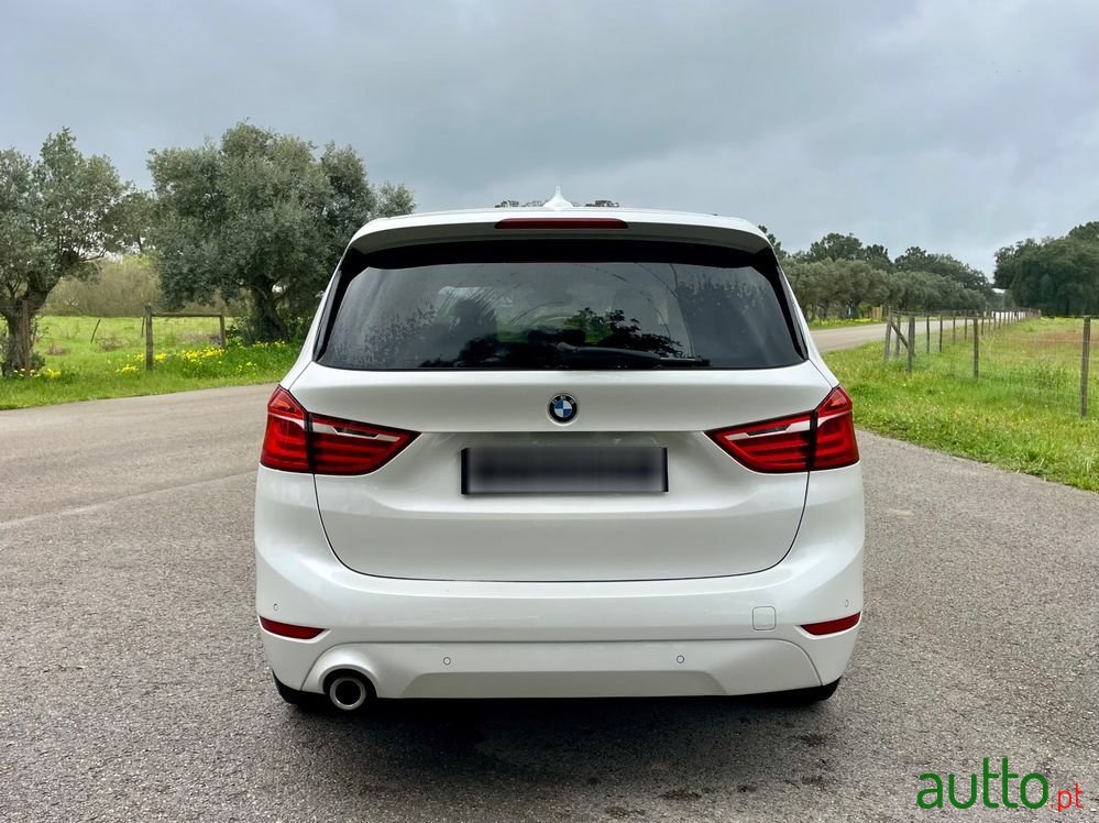 2020' BMW Série 2 I 7L Advantage photo #5